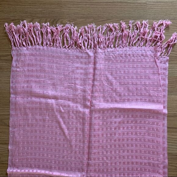 Scarf, pink rectangular with fringes, alternating shiny squares, size 78x22 - Picture 5 of 6